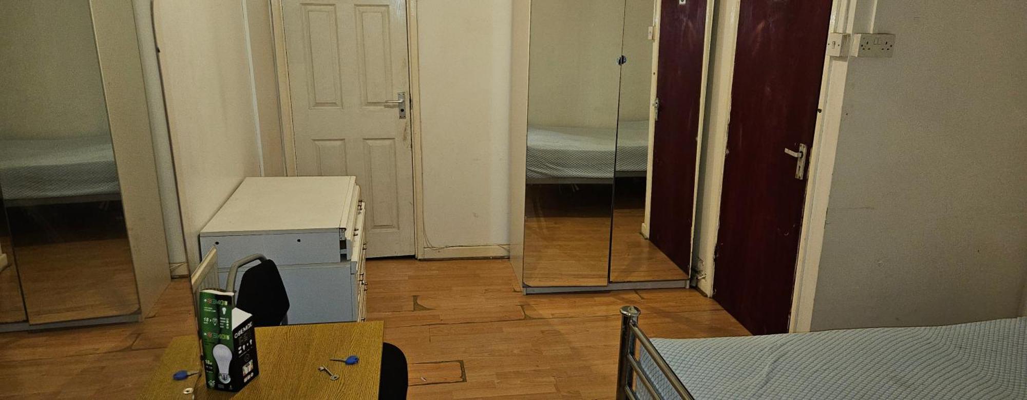 No Frills & Nothing Fancy 1 Bed Studio City Centre Cardiff Bagian luar foto