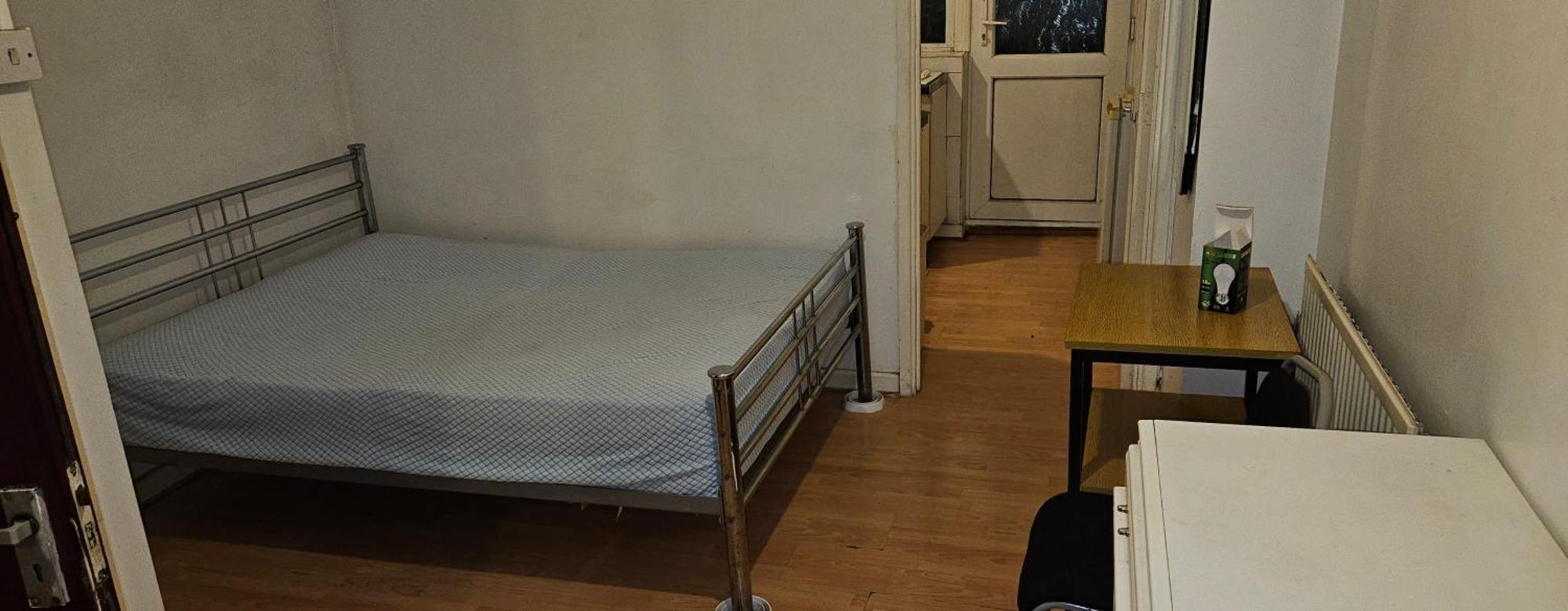 No Frills & Nothing Fancy 1 Bed Studio City Centre Cardiff Bagian luar foto